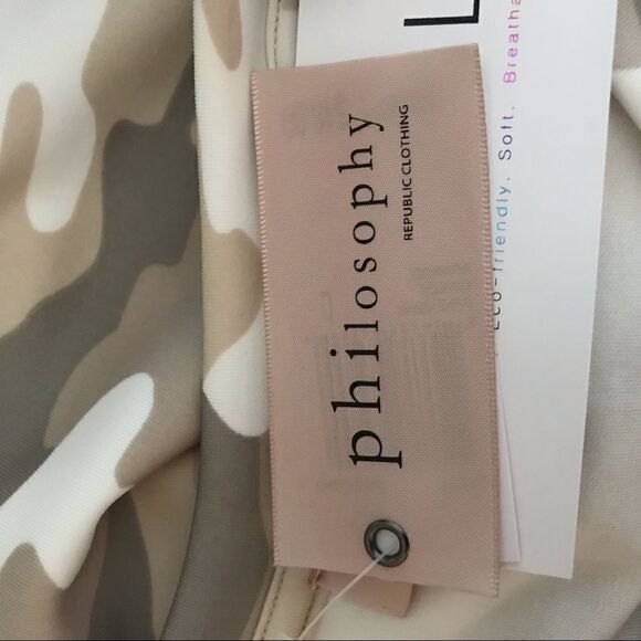 Philosophy Republic Top Women's Beige Camo Short Sleeve Modal Top Pullover NWT - Picture 7 of 8
